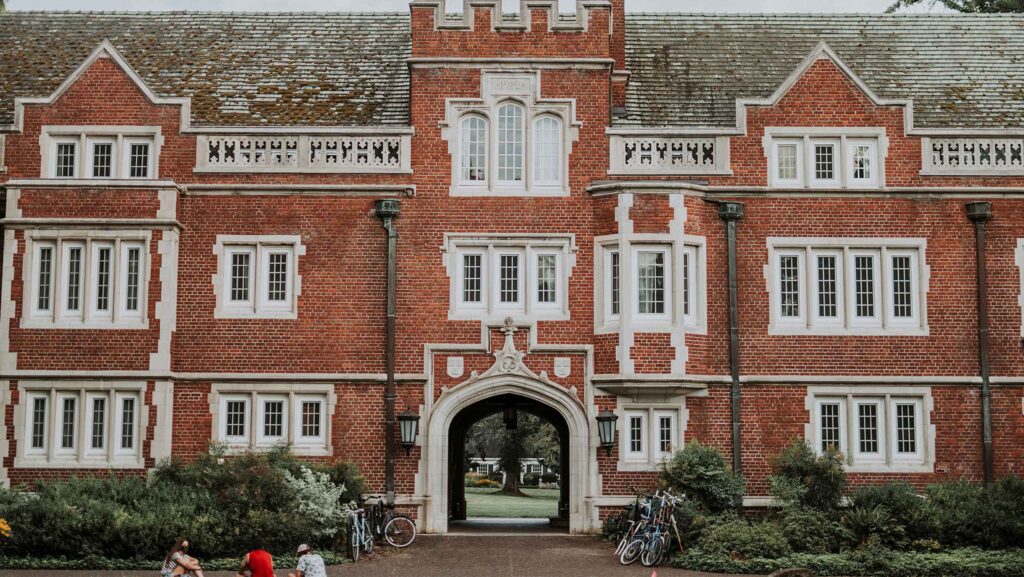9 Best Colleges For Introverts Where They Can Thrive